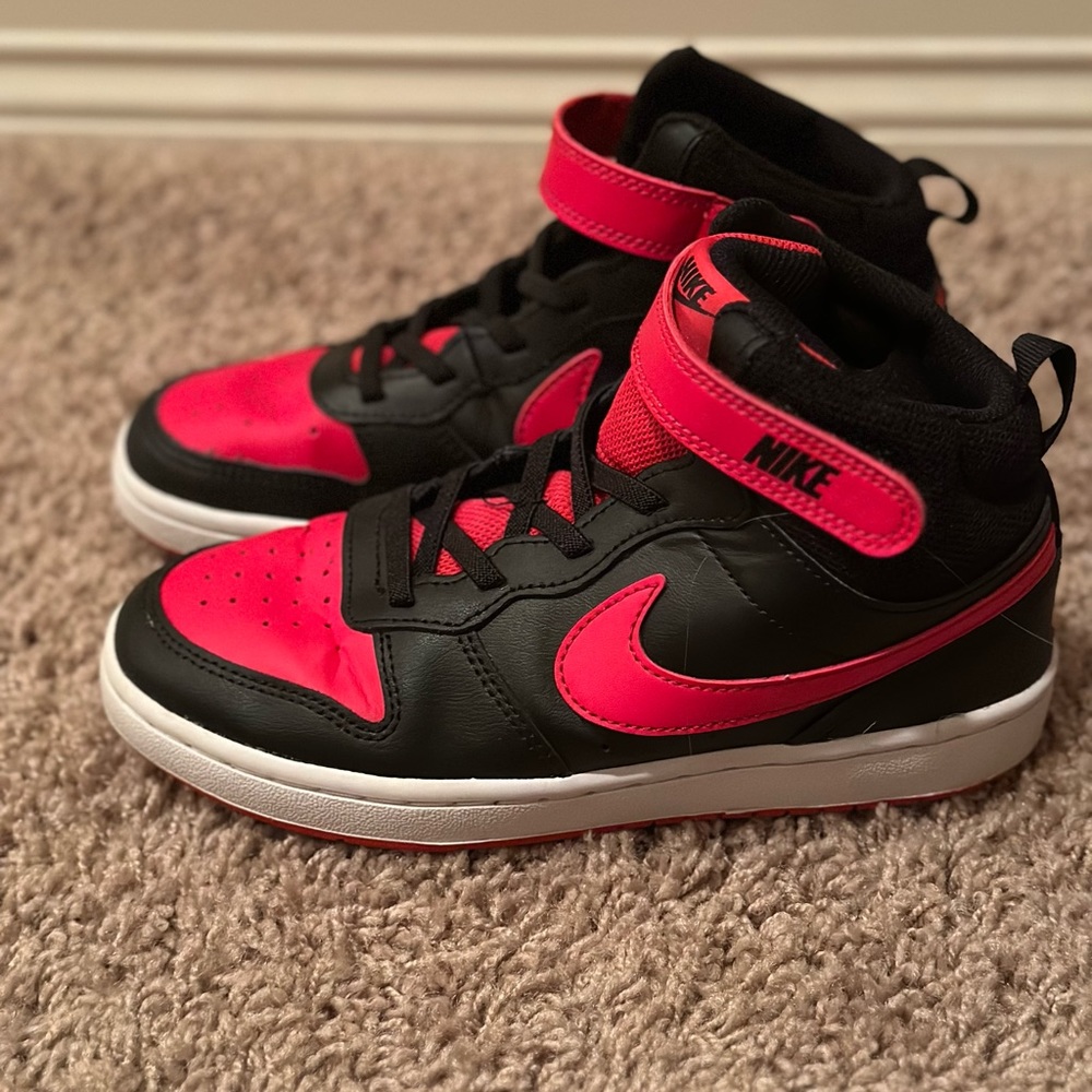 Boys Nike sneakers, size 3